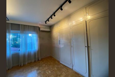 Casa à venda com 280m², 5 quartos e 7 vagas