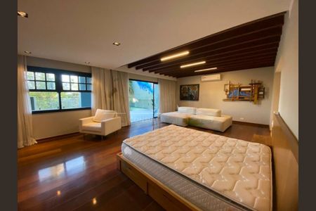 Casa à venda com 280m², 5 quartos e 7 vagas