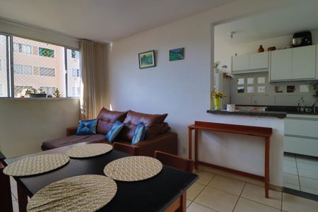 Sala de apartamento para alugar com 2 quartos, 50m² em Presidente Roosevelt, Uberlândia