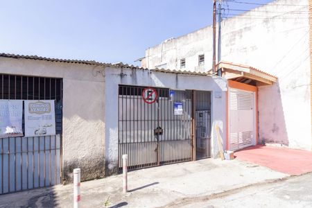 Casa para alugar com 70m², 3 quartos e 1 vaga Casa para alugar com 70m², 3 quartos e 1 vagaFachada