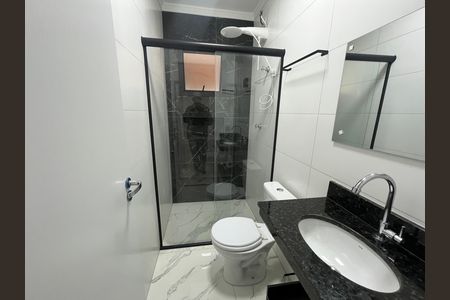 Banheiro de apartamento para alugar com 1 quarto, 30m² em Parque Peruche, São Paulo