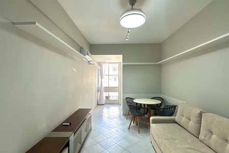 Apartamento para alugar com 69m², 2 quartos e 1 vaga