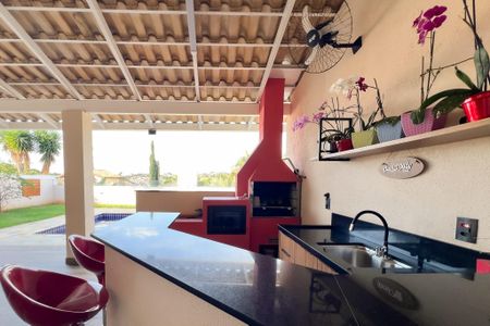 Casa de condomínio à venda com 218m², 4 quartos e 4 vagas Casa de condomínio à venda com 218m², 4 quartos e 4 vagasChurrasqueira