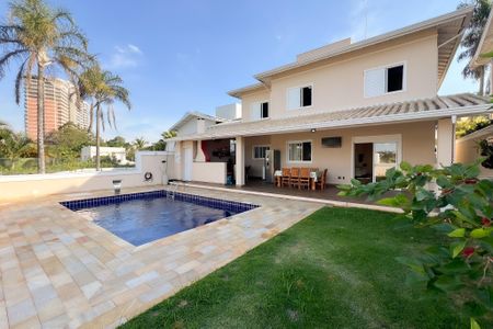 Casa de condomínio à venda com 218m², 4 quartos e 4 vagas Casa de condomínio à venda com 218m², 4 quartos e 4 vagasPiscina