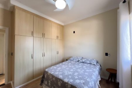 Casa de condomínio à venda com 218m², 4 quartos e 4 vagas Casa de condomínio à venda com 218m², 4 quartos e 4 vagasQuarto 2
