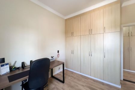 Casa de condomínio à venda com 218m², 4 quartos e 4 vagas Casa de condomínio à venda com 218m², 4 quartos e 4 vagasQuarto 1