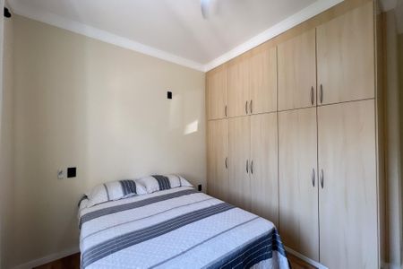 Casa de condomínio à venda com 218m², 4 quartos e 4 vagas Casa de condomínio à venda com 218m², 4 quartos e 4 vagasQuarto 3