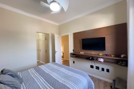 Casa de condomínio à venda com 218m², 4 quartos e 4 vagas Casa de condomínio à venda com 218m², 4 quartos e 4 vagasSuíte