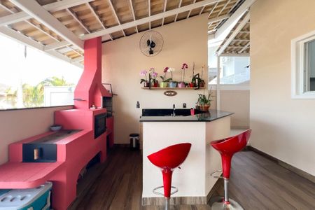 Casa de condomínio à venda com 218m², 4 quartos e 4 vagas Casa de condomínio à venda com 218m², 4 quartos e 4 vagasChurrasqueira