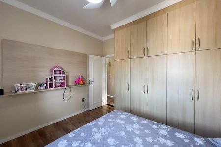 Casa de condomínio à venda com 218m², 4 quartos e 4 vagas Casa de condomínio à venda com 218m², 4 quartos e 4 vagasQuarto 2