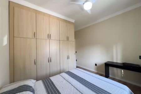 Casa de condomínio à venda com 218m², 4 quartos e 4 vagas Casa de condomínio à venda com 218m², 4 quartos e 4 vagasQuarto 3