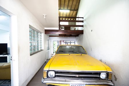 Casa à venda com 230m², 4 quartos e 2 vagas Casa à venda com 230m², 4 quartos e 2 vagasGaragem