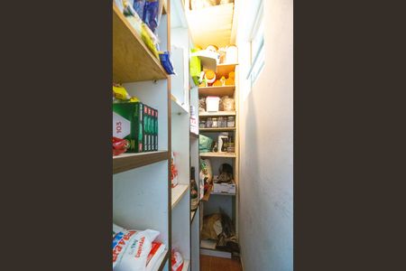 Casa à venda com 230m², 4 quartos e 2 vagas Casa à venda com 230m², 4 quartos e 2 vagasDespensa