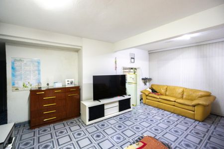 Casa à venda com 230m², 4 quartos e 2 vagas Casa à venda com 230m², 4 quartos e 2 vagasSala