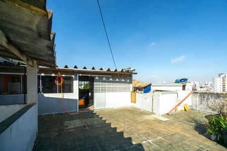 Casa à venda com 230m², 4 quartos e 2 vagas Casa à venda com 230m², 4 quartos e 2 vagasTerraço