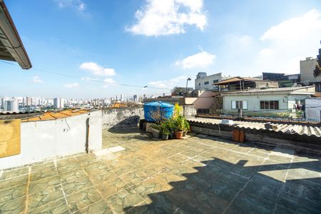 Casa à venda com 230m², 4 quartos e 2 vagas Casa à venda com 230m², 4 quartos e 2 vagasTerraço