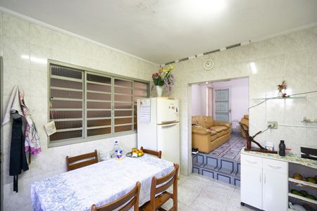 Casa à venda com 230m², 4 quartos e 2 vagas Casa à venda com 230m², 4 quartos e 2 vagasCozinha