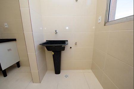 Apartamento para alugar com 47m², 2 quartos e 1 vaga Apartamento para alugar com 47m², 2 quartos e 1 vagaCozinha e Área de Serviço