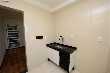 Apartamento para alugar com 47m², 2 quartos e 1 vaga Apartamento para alugar com 47m², 2 quartos e 1 vagaCozinha e Área de Serviço