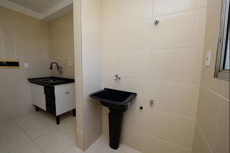 Apartamento para alugar com 47m², 2 quartos e 1 vaga Apartamento para alugar com 47m², 2 quartos e 1 vagaCozinha e Área de Serviço
