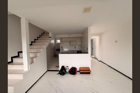 Casa de condomínio para alugar com 75m², 1 quarto e sem vaga Casa de condomínio para alugar com 75m², 1 quarto e sem vagaSala