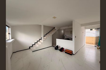 Casa de condomínio para alugar com 75m², 1 quarto e sem vaga Casa de condomínio para alugar com 75m², 1 quarto e sem vagaSala
