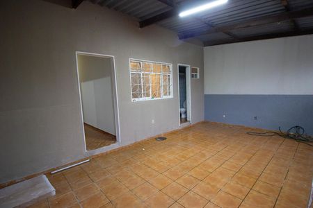 Casa para alugar com 83m², 2 quartos e 2 vagasÁrea externa