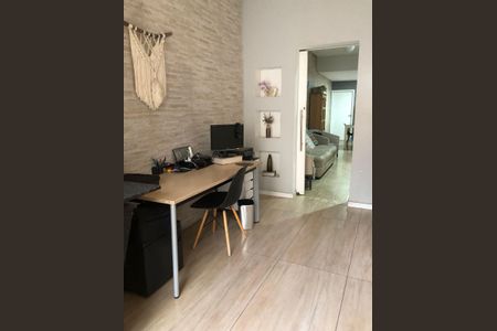 Casa à venda com 90m², 4 quartos e 3 vagasSala
