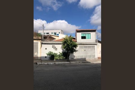 Casa à venda com 90m², 4 quartos e 3 vagasFachada
