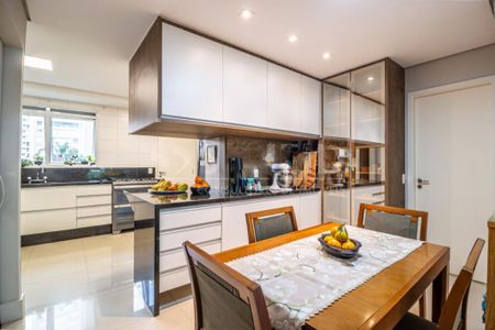 Apartamento à venda com 274m², 3 quartos e 4 vagas
