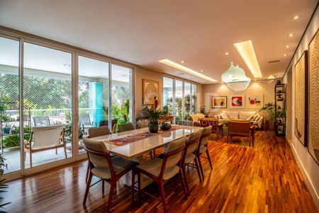 Apartamento à venda com 274m², 3 quartos e 4 vagas