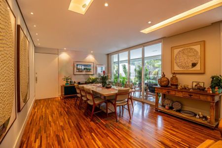 Apartamento à venda com 274m², 3 quartos e 4 vagas