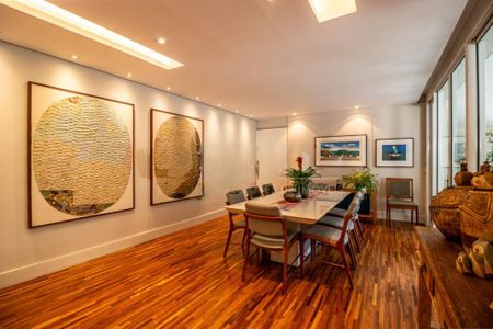 Apartamento à venda com 274m², 3 quartos e 4 vagas