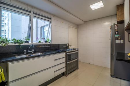Apartamento à venda com 274m², 3 quartos e 4 vagas