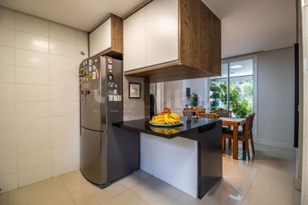 Apartamento à venda com 274m², 3 quartos e 4 vagas