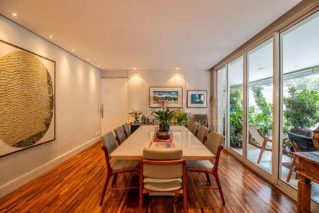 Apartamento à venda com 274m², 3 quartos e 4 vagas