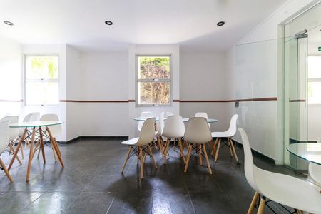 Apartamento à venda com 54m², 2 quartos e 1 vaga Apartamento à venda com 54m², 2 quartos e 1 vagaÁrea comum - Salão de festas