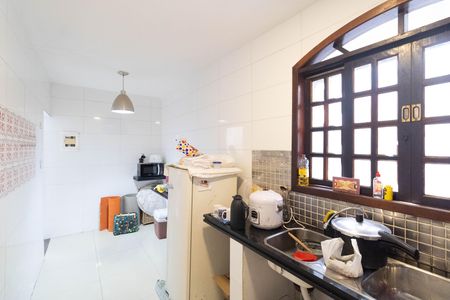 Casa à venda com 160m², 3 quartos e 4 vagasCozinha e Área de Serviço