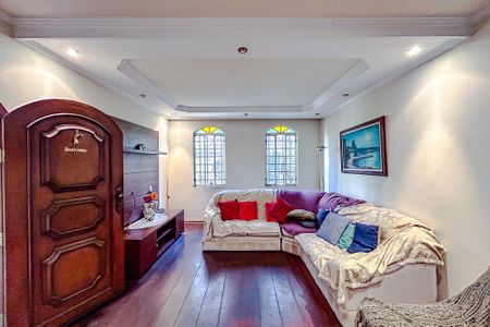 Casa para alugar com 142m², 3 quartos e 2 vagasSala