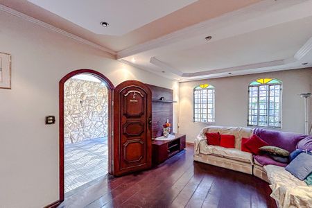 Casa para alugar com 142m², 3 quartos e 2 vagasSala