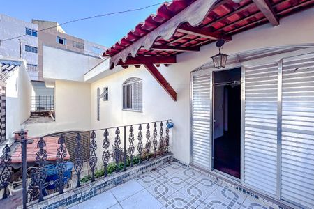 Casa para alugar com 142m², 3 quartos e 2 vagasVaranda