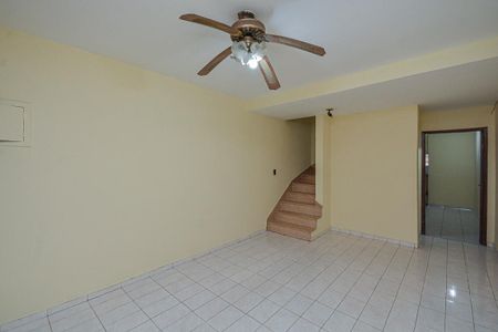 Sala de casa para alugar com 3 quartos, 110m² em Jardim Pedreira, São Paulo