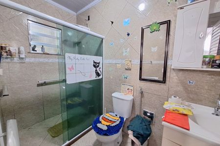 Banheiro de casa para alugar com 2 quartos, 160m² em Jardim Imbarie, Duque de Caxias