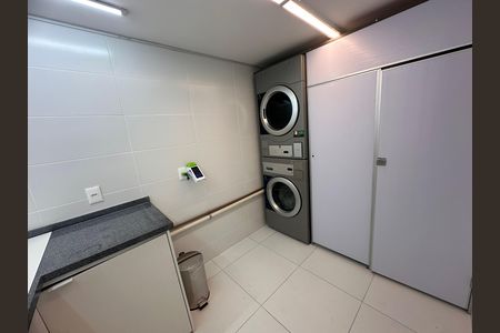 Studio para alugar com 32m², 1 quarto e 1 vaga Studio para alugar com 32m², 1 quarto e 1 vagaLavanderia