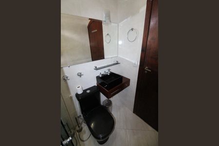 Casa para alugar com 217m², 4 quartos e 2 vagasBanheiro