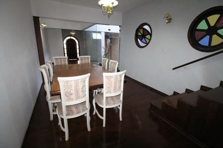 Casa para alugar com 217m², 4 quartos e 2 vagasSala 1