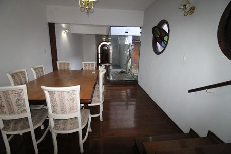 Sala 1 de casa para alugar com 4 quartos, 217m² em Jardim Bela Vista, São José dos Campos