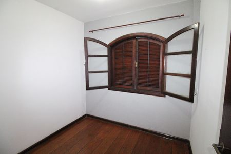 Casa para alugar com 217m², 4 quartos e 2 vagasQuarto 1