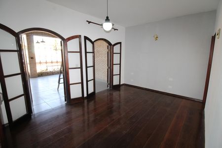 Casa para alugar com 217m², 4 quartos e 2 vagasSuíte 2