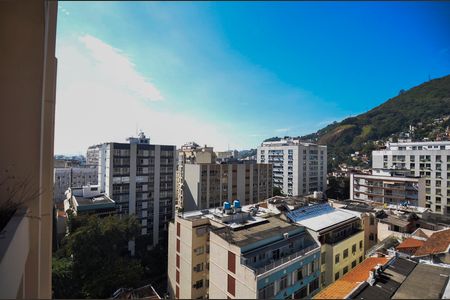 Apartamento à venda com 120m², 2 quartos e 1 vaga Apartamento à venda com 120m², 2 quartos e 1 vagaSala